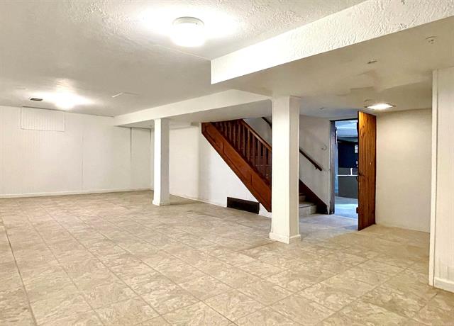 Builiding view thirty nine for 180 Fisher, Grosse Pointe, MI. 48236