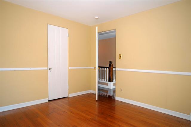 Builiding view thirty two for 180 Fisher, Grosse Pointe, MI. 48236