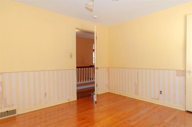 Builiding view thirty for 180 Fisher, Grosse Pointe, MI. 48236