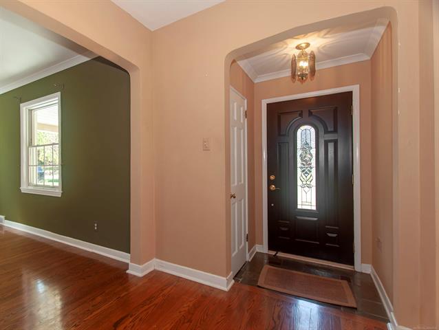 Builiding view three for 180 Fisher, Grosse Pointe, MI. 48236