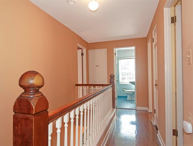 Builiding view twenty eight for 180 Fisher, Grosse Pointe, MI. 48236