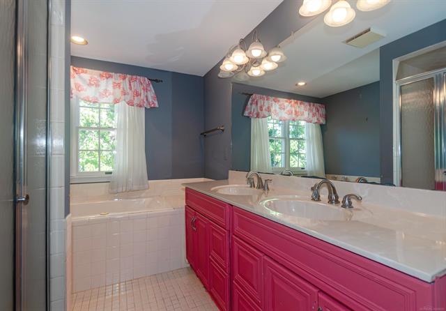 Builiding view twenty four for 180 Fisher, Grosse Pointe, MI. 48236
