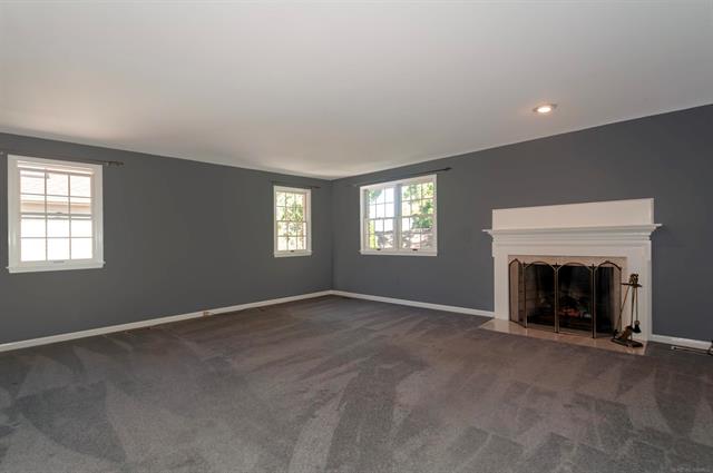 Builiding view twenty one for 180 Fisher, Grosse Pointe, MI. 48236