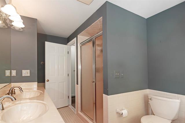 Builiding view twenty six for 180 Fisher, Grosse Pointe, MI. 48236