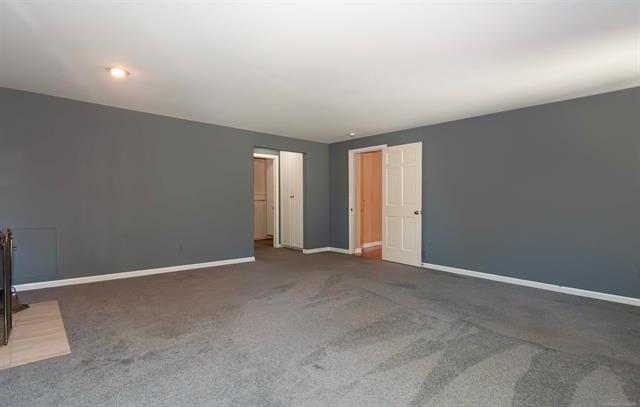 Builiding view twenty three for 180 Fisher, Grosse Pointe, MI. 48236