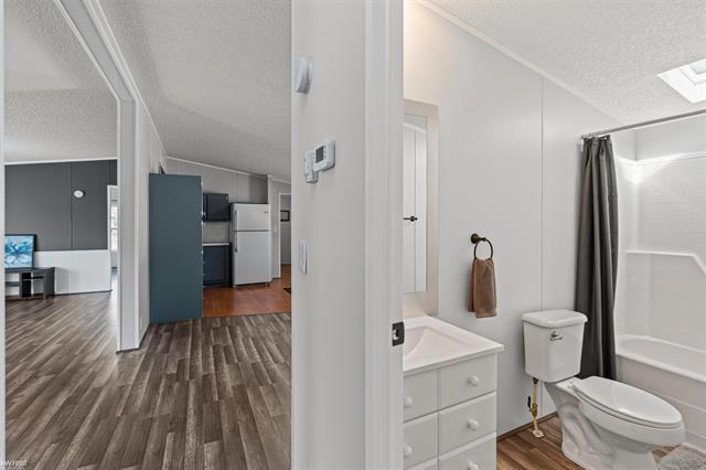 Builiding view thirteen for 255 Grissom, Flushing, MI. 48433