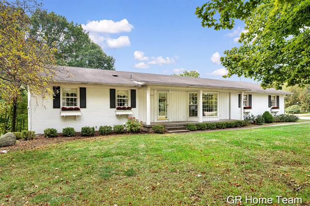 front view for 2650 Scenicview Drive Ne, Grand Rapids, Mi. 49525