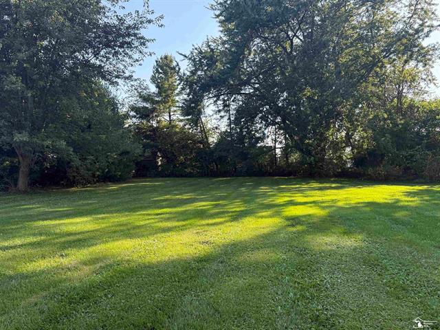 Builiding view nine for 6349 Dixon, Monroe, MI. 48161