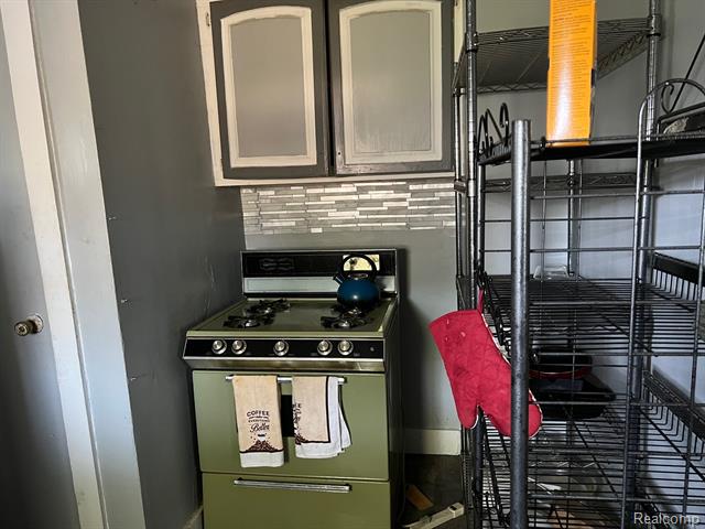 Builiding view four for 618 Pulaski, Flint, MI. 48505