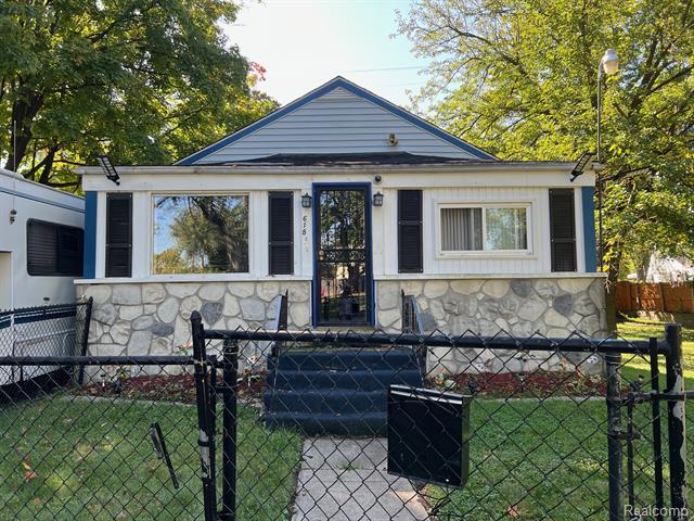 front view for 618 E Pulaski Avenue, Flint, Mi. 48505