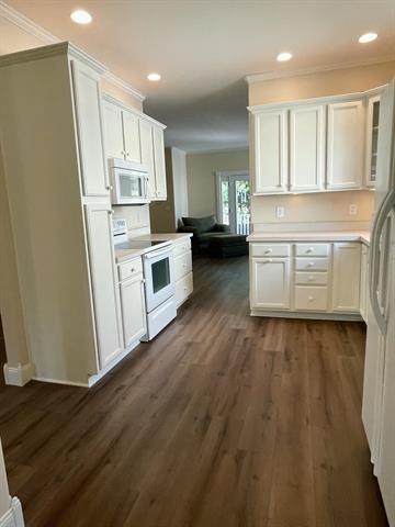 Builiding view six for 1231 Blue Heron, Ludington, MI. 49431