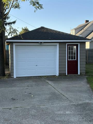 Builiding view three for 2206 11Th, Bay City, MI. 48708