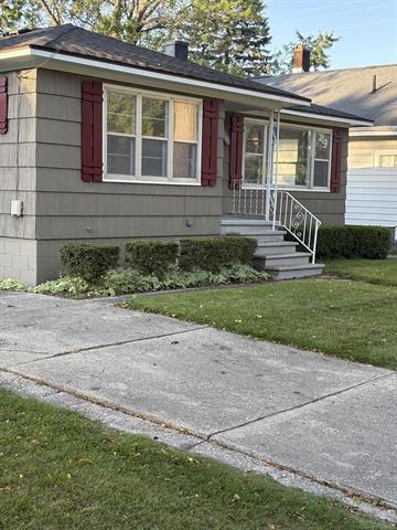 Builiding view two for 2206 11Th, Bay City, MI. 48708