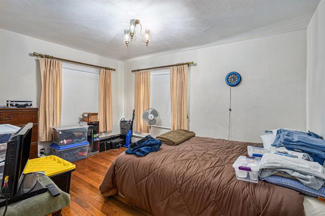 Builiding view eight for 120 Woodrow, Battle Creek, MI. 49015