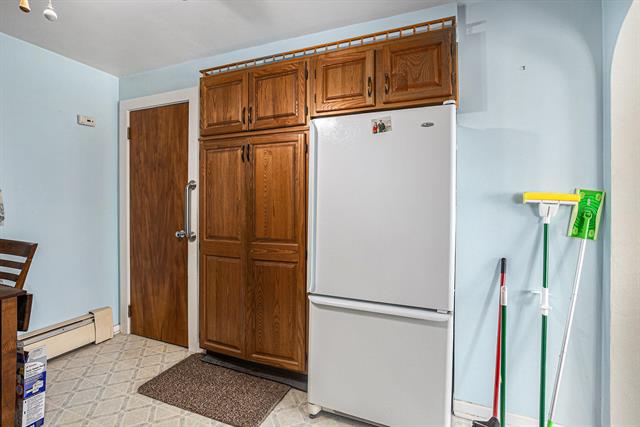 Builiding view seven for 120 Woodrow, Battle Creek, MI. 49015