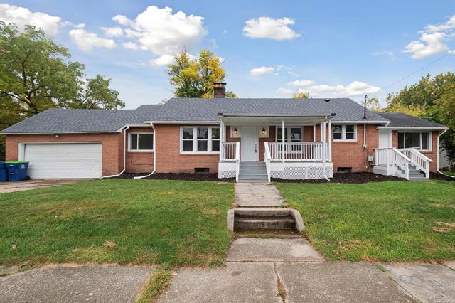 Builiding view forty for 755 Sherman, Saginaw, MI. 48604