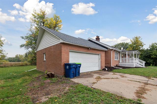 Builiding view thirty five for 755 Sherman, Saginaw, MI. 48604