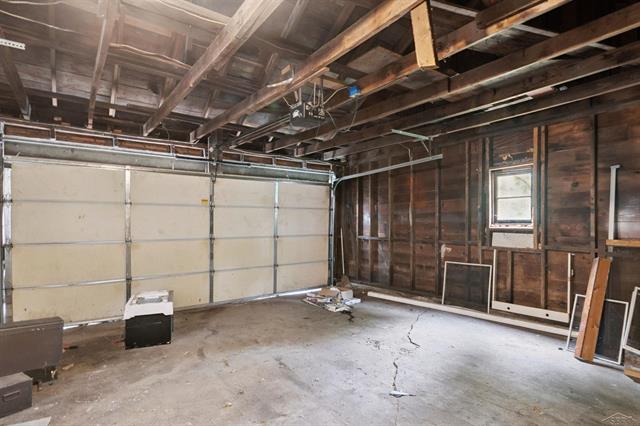 Builiding view twenty seven for 755 Sherman, Saginaw, MI. 48604