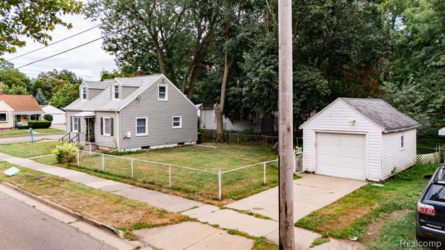 front view for 116 E Greenlawn Avenue, Lansing, Mi. 48910