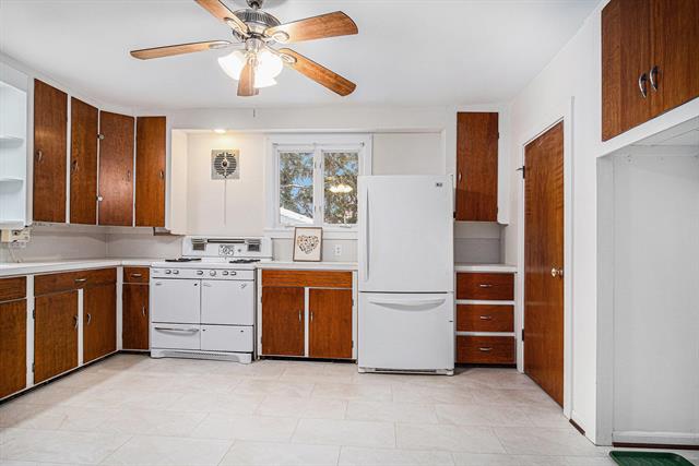 Builiding view fourteen for 2222 Hoyle, Grand Rapids, MI. 49544