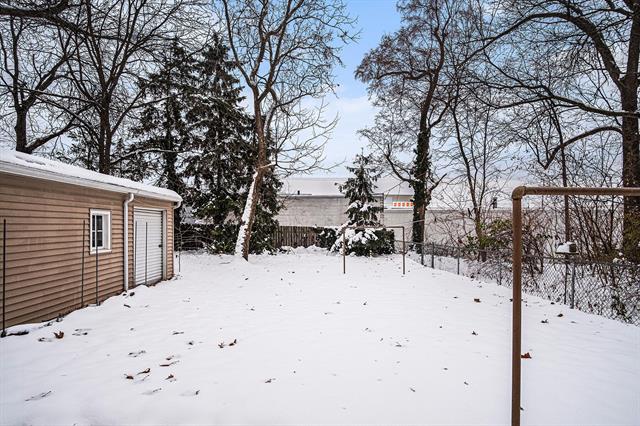 Builiding view twenty eight for 2222 Hoyle, Grand Rapids, MI. 49544