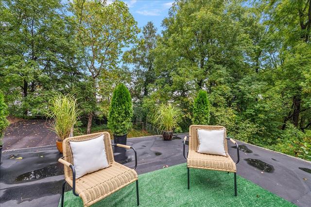 Builiding view twenty one for 2222 Hoyle, Grand Rapids, MI. 49544