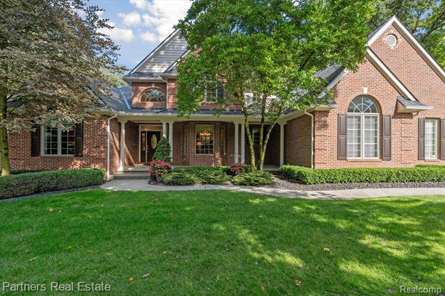 front view for 8044 Alta Vista Drive, Pinckney, Mi. 48169