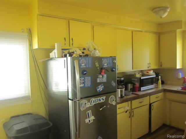 Builiding view eight for 19651 Lyndon, Detroit, MI. 48223