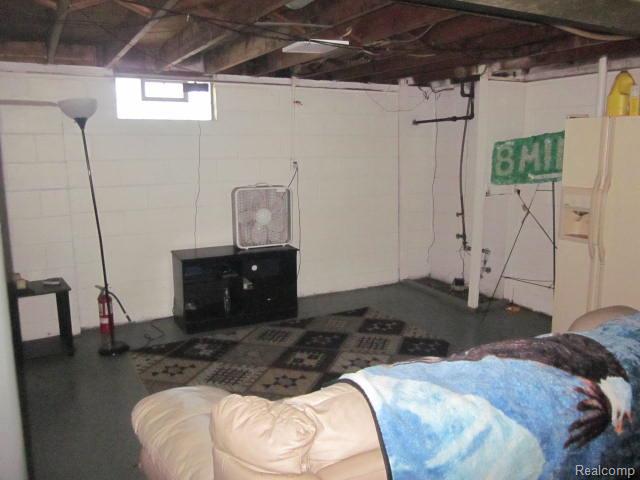 Builiding view eleven for 19651 Lyndon, Detroit, MI. 48223