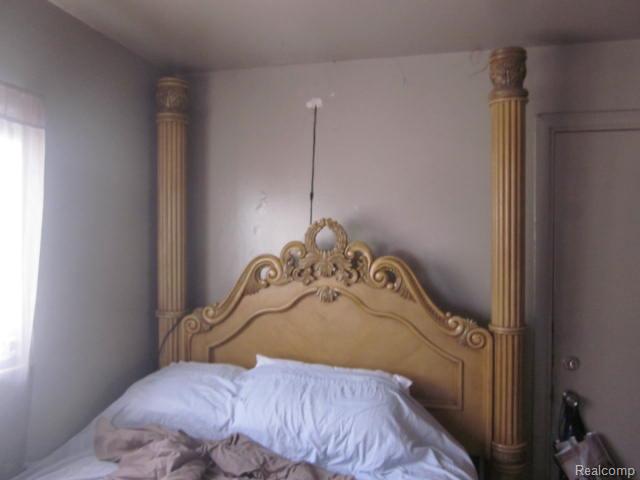 Builiding view five for 19651 Lyndon, Detroit, MI. 48223