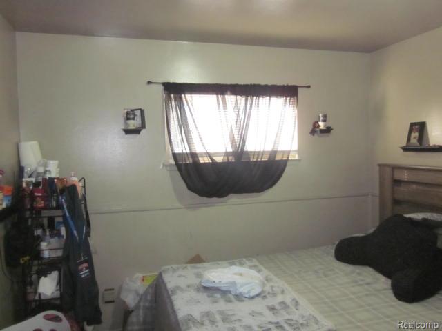 Builiding view six for 19651 Lyndon, Detroit, MI. 48223