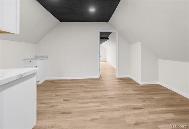 Builiding view nineteen for 5228 Elmer, Detroit, MI. 48210