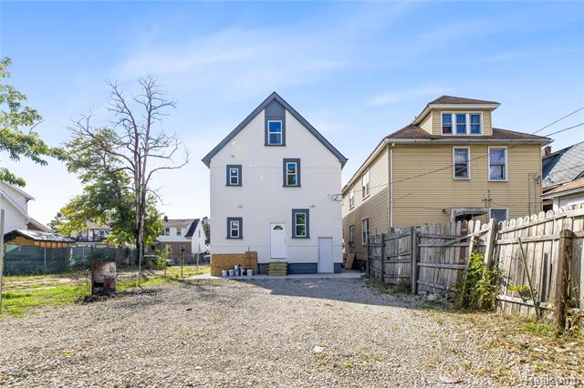 Builiding view thirty for 5228 Elmer, Detroit, MI. 48210