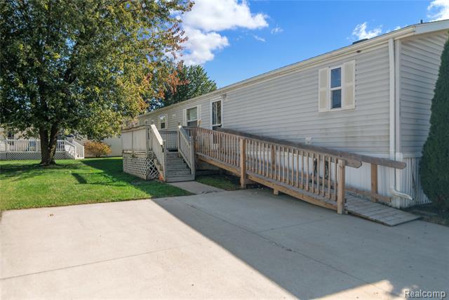 Builiding view one for 23467 Manor Road North, New Boston, MI. 48164