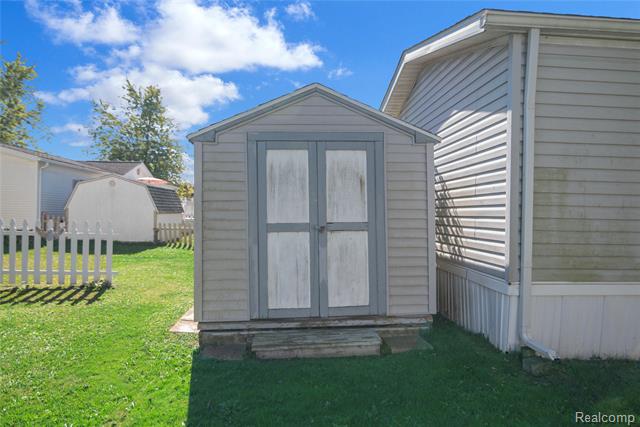 Builiding view seventeen for 23467 Manor Road North, New Boston, MI. 48164