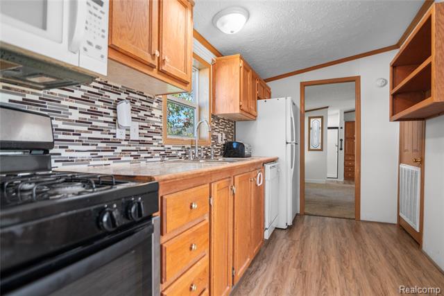 Builiding view six for 23467 Manor Road North, New Boston, MI. 48164