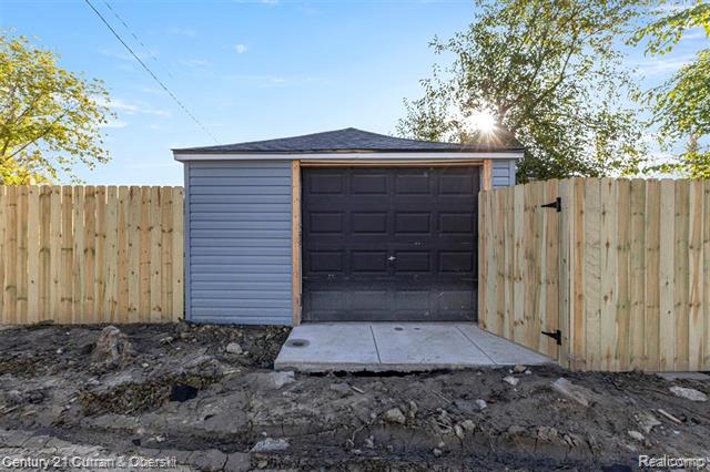 Builiding view twenty two for 6059 28Th, Detroit, MI. 48210