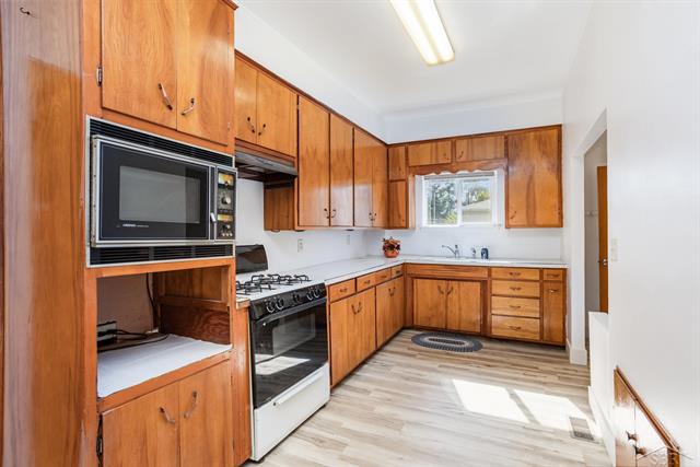 Builiding view five for 1303 Wilson, Bay City, MI. 48708