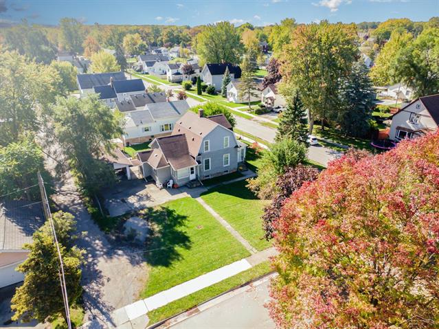 Builiding view twenty two for 1303 Wilson, Bay City, MI. 48708