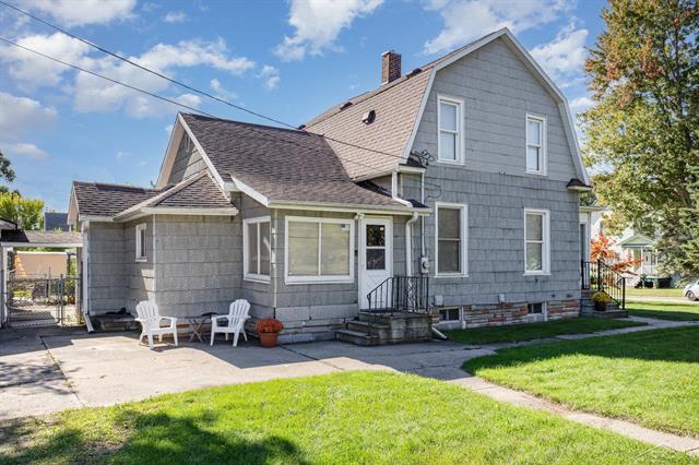 Builiding view twenty for 1303 Wilson, Bay City, MI. 48708