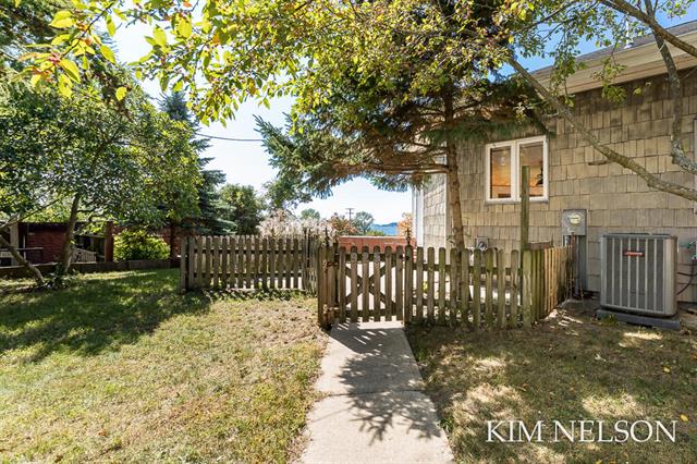 Builiding view eight for 925 Lake, Whitehall, MI. 49461