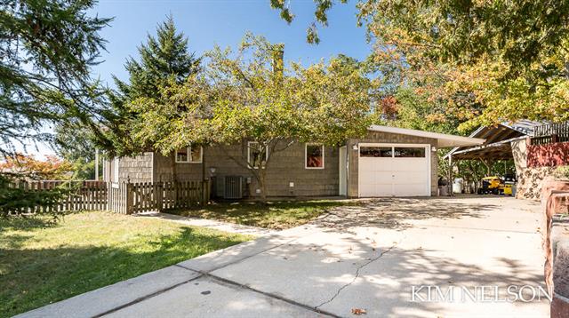 Builiding view five for 925 Lake, Whitehall, MI. 49461