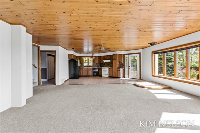 Builiding view sixteen for 925 Lake, Whitehall, MI. 49461