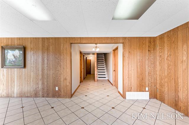 Builiding view thirty eight for 925 Lake, Whitehall, MI. 49461