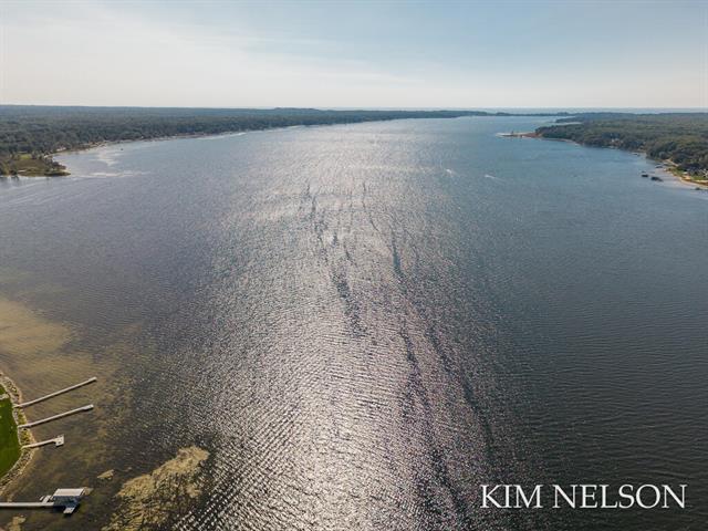 Builiding view three for 925 Lake, Whitehall, MI. 49461