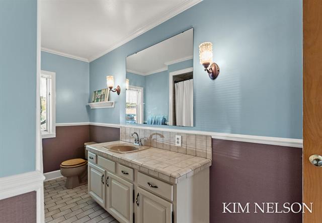 Builiding view twenty five for 925 Lake, Whitehall, MI. 49461