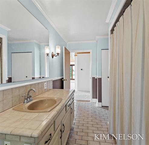 Builiding view twenty four for 925 Lake, Whitehall, MI. 49461