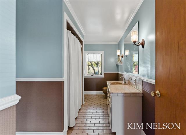 Builiding view twenty three for 925 Lake, Whitehall, MI. 49461