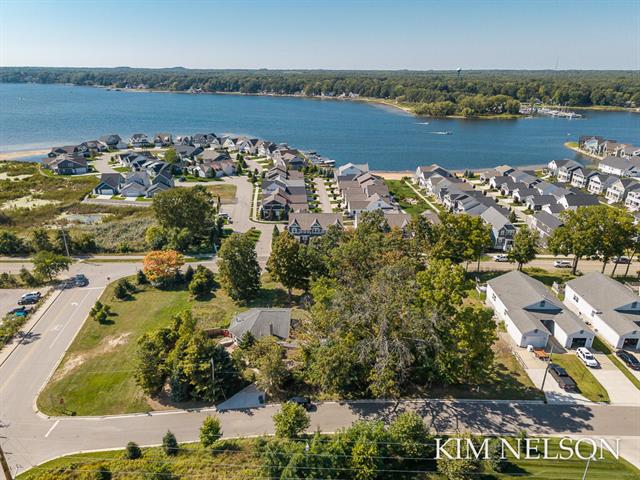 Builiding view two for 925 Lake, Whitehall, MI. 49461