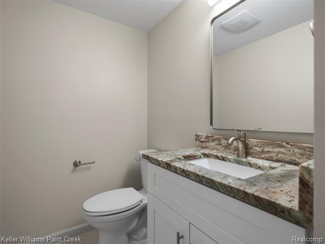 Builiding view twelve for 29448 El Dorado, Warren, MI. 48088